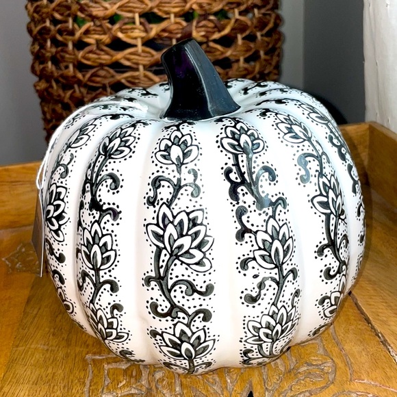 🍁HPx3🍁Black & White Boho Chic Ceramic Pumpkin Decor! NWT - Picture 5 of 16